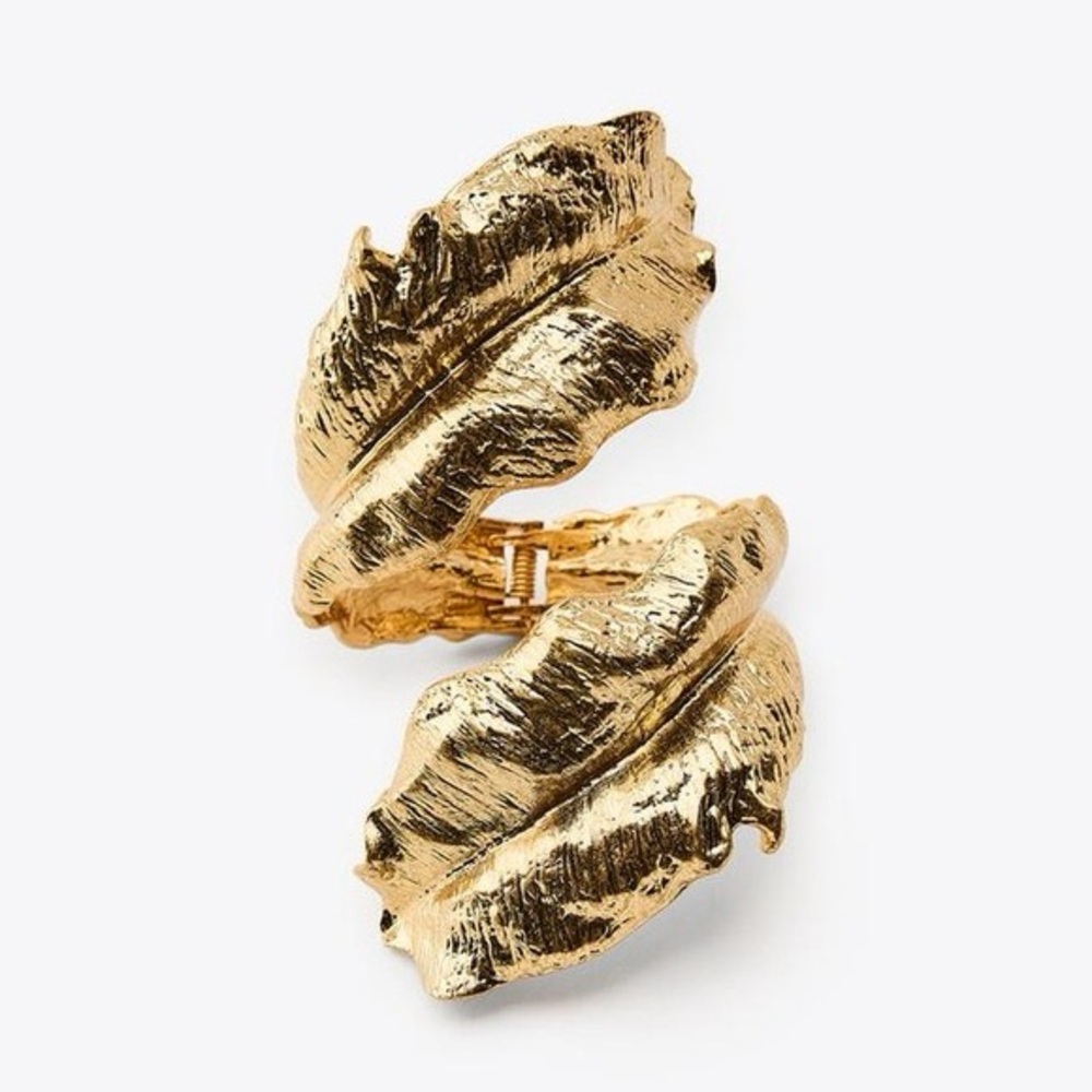 NWOT ZARA GOLD TEXTURED  Leaf ARM CUFF
